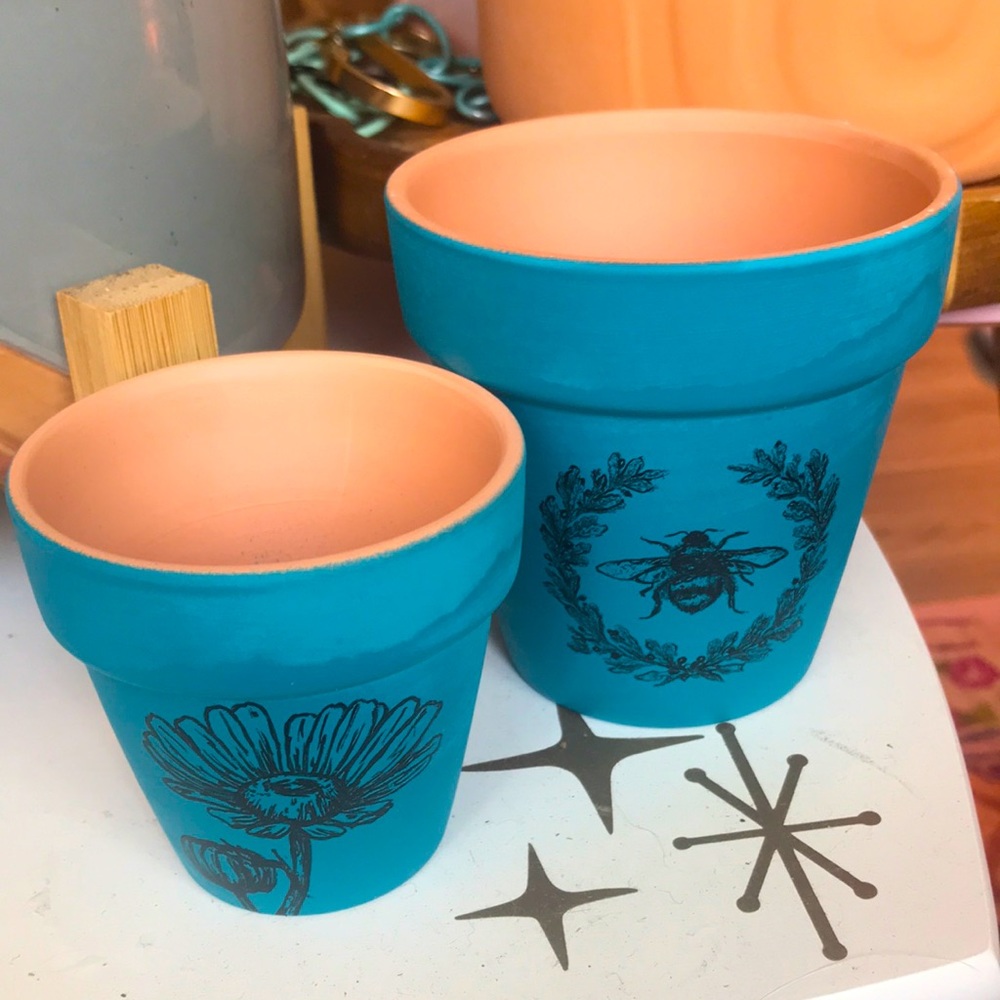 Bee & Flower Clay Plant Pot Set